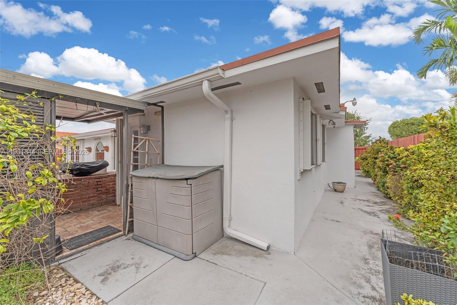 SEVILLA GARDENS SEC 1 - Residential