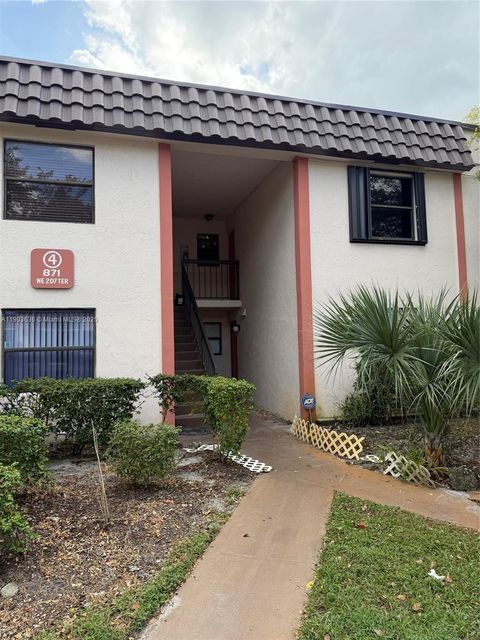 871 NE 207th Ter 4-204 Miami FL 33179
