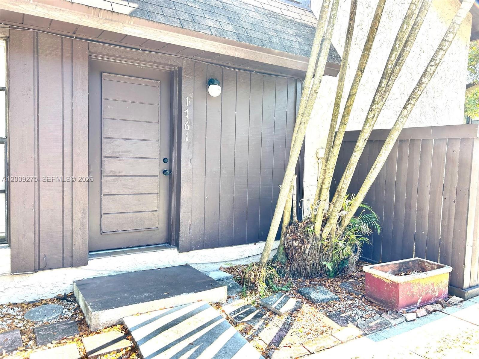 1761 Bayberry Dr