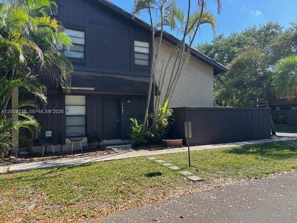 Photo of 1761 Bayberry Dr, Pembroke Pines, FL 33024 (MLS # A12009275)
