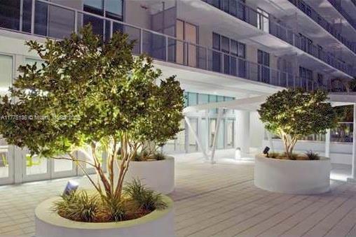 AXIS BRICKELL - Residential Lease
