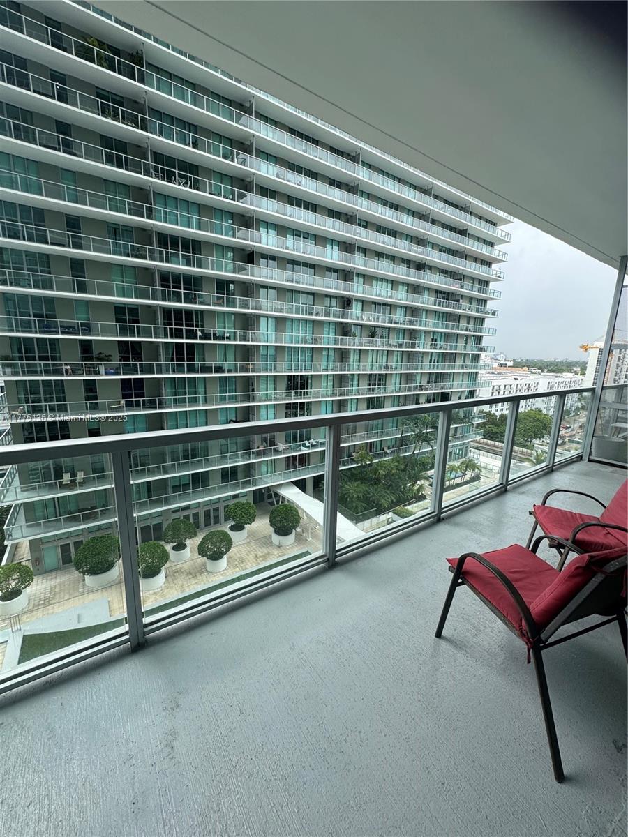 AXIS BRICKELL - Residential Lease