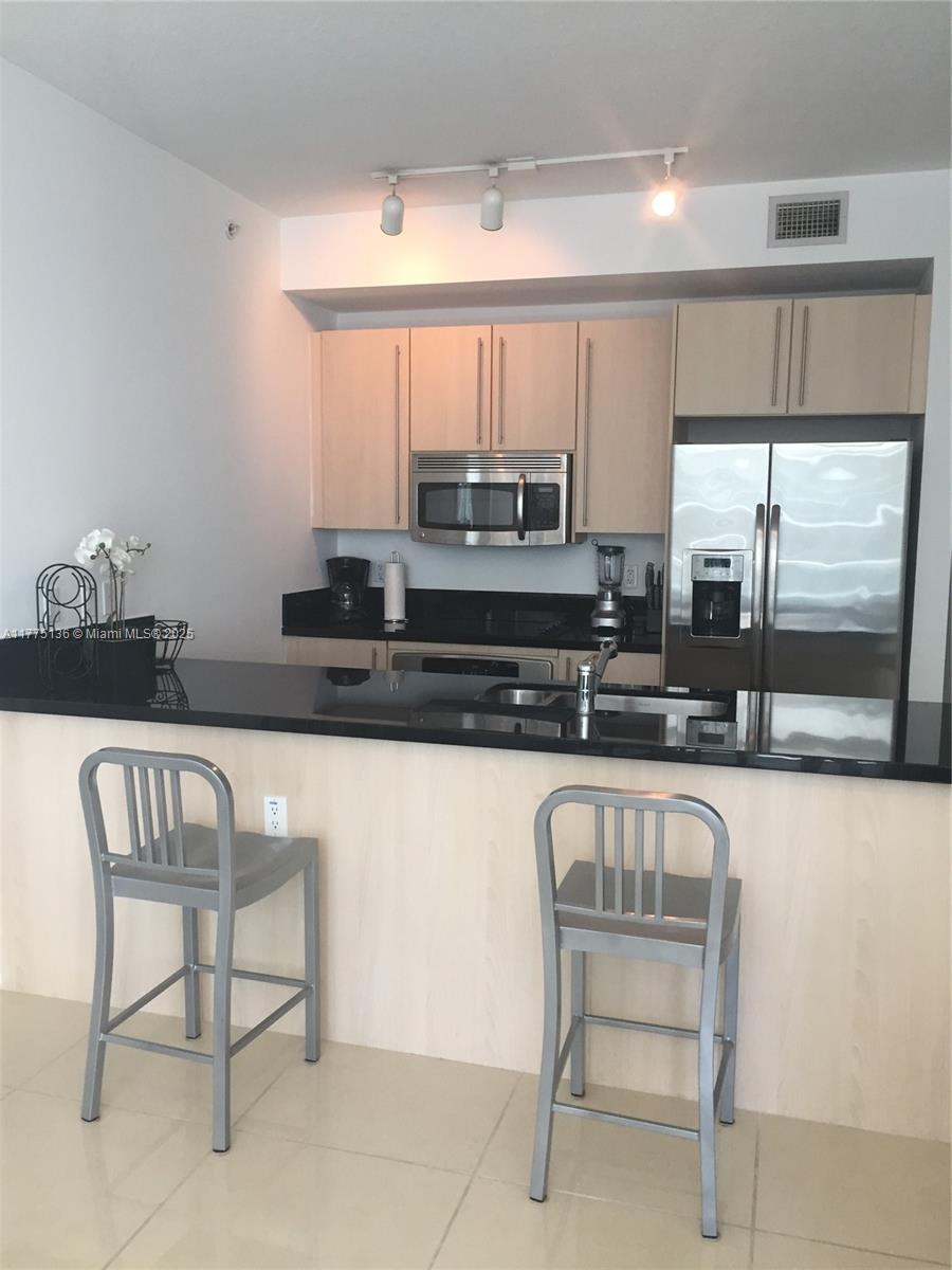 AXIS BRICKELL - Residential Lease