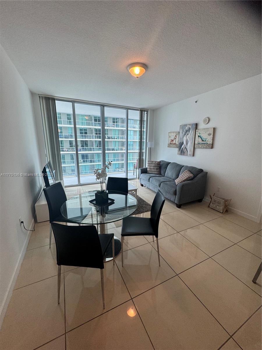AXIS BRICKELL - Residential Lease