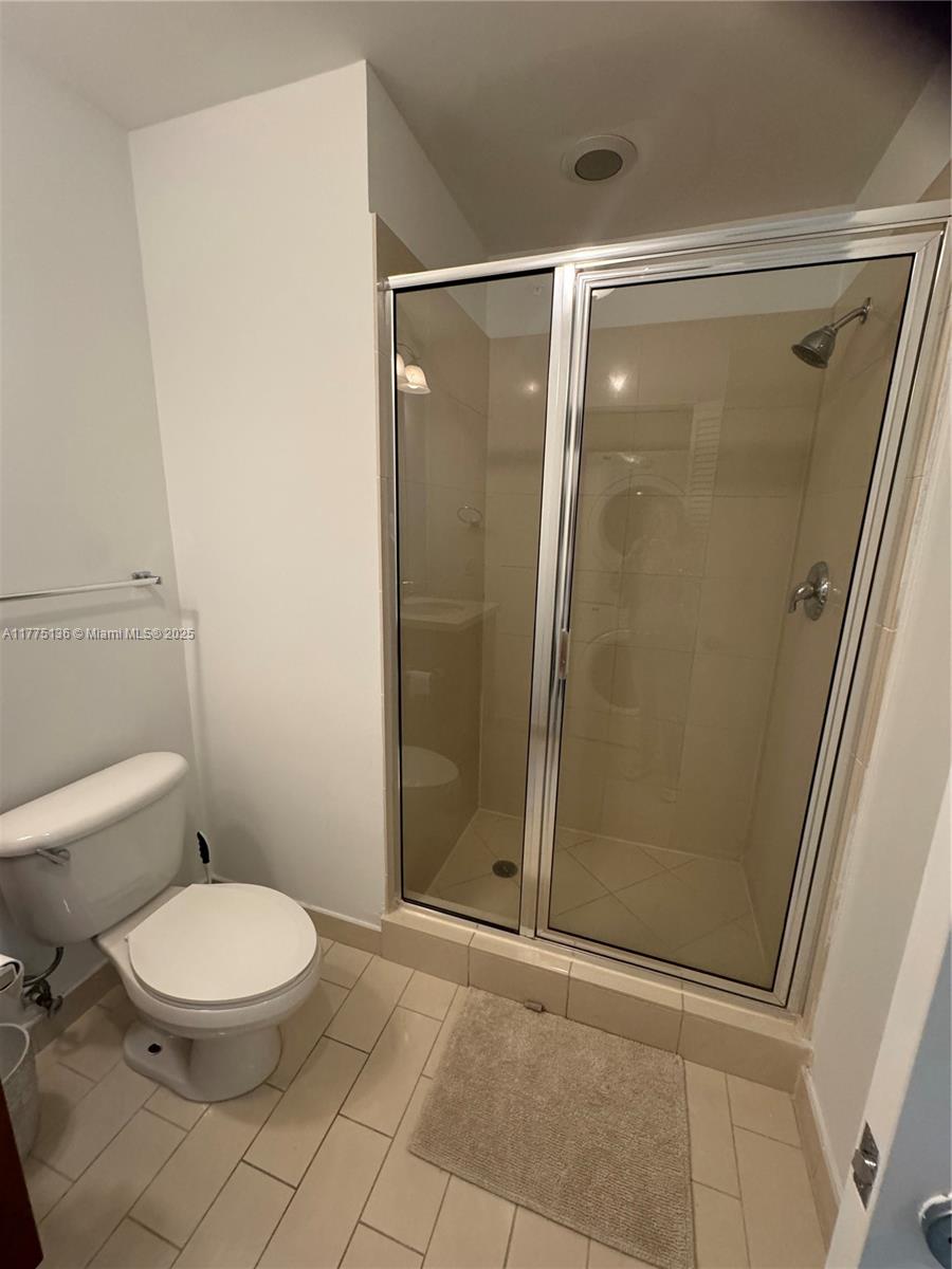 AXIS BRICKELL - Residential Lease