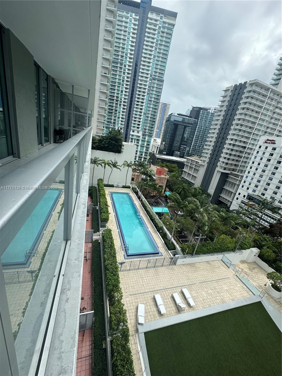 AXIS BRICKELL - Residential Lease