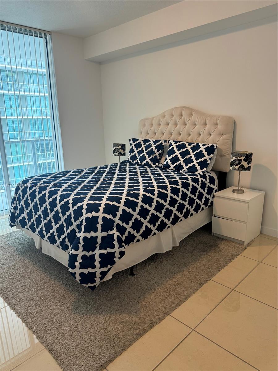 AXIS BRICKELL - Residential Lease