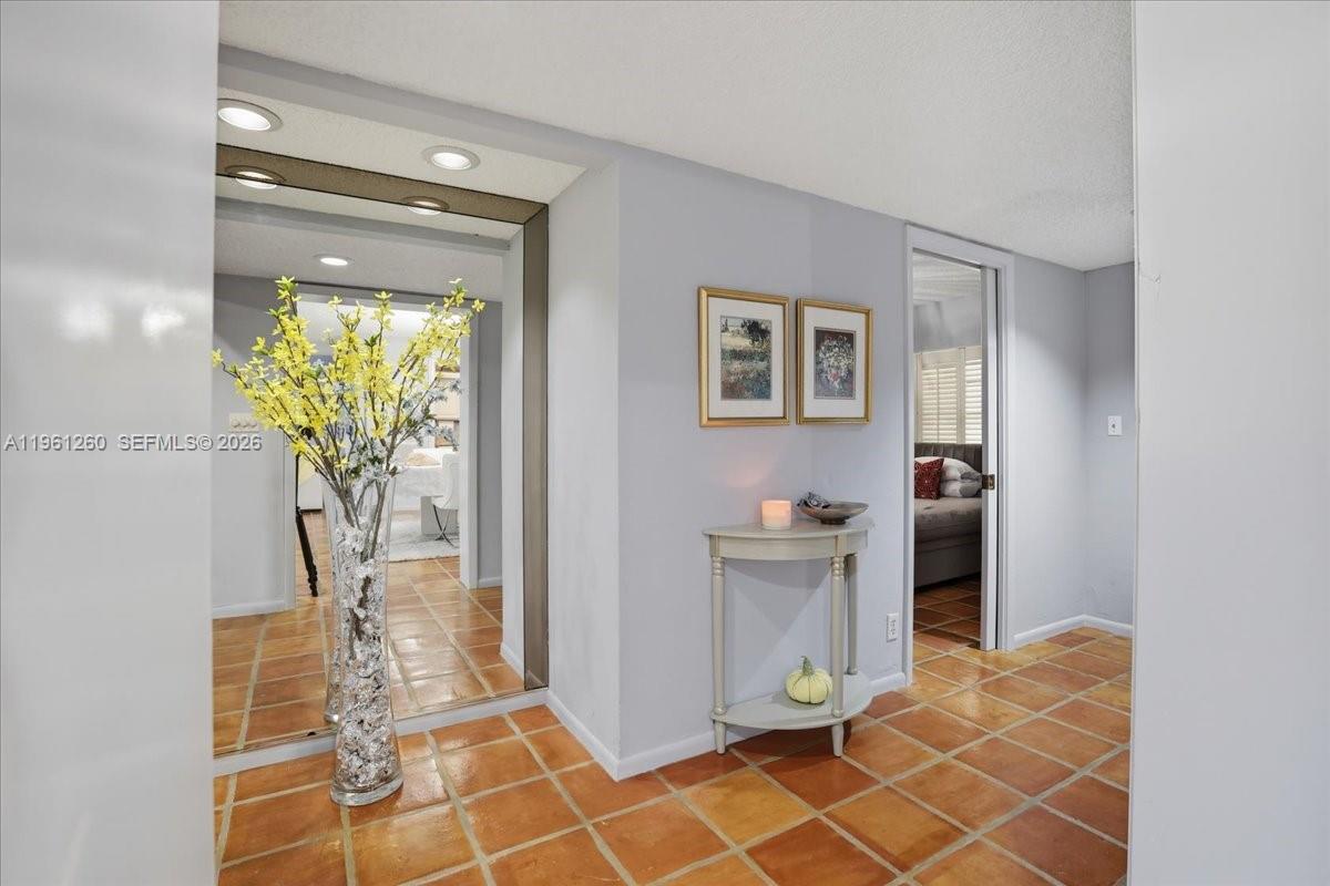 LAGO MAR EAST LODGE CONDO - Residential