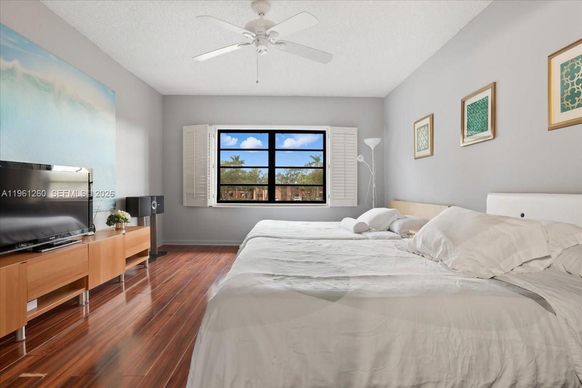 LAGO MAR EAST LODGE CONDO - Residential