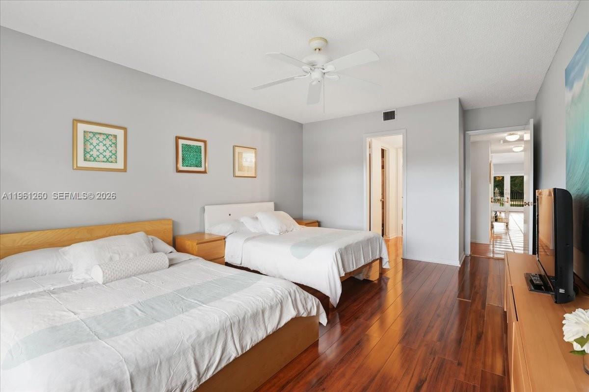 LAGO MAR EAST LODGE CONDO - Residential