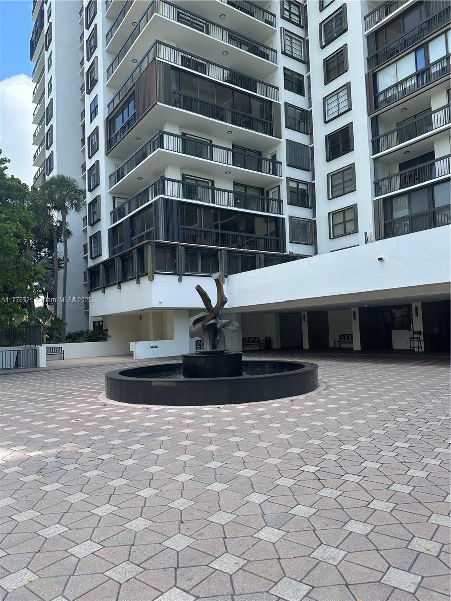 BRICKELL BAY CLUB CONDO - Residential