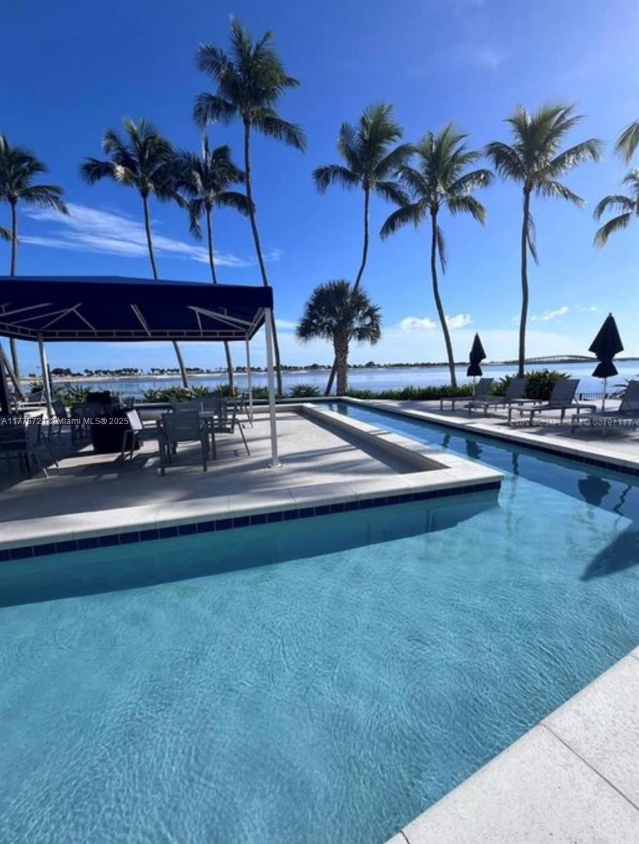 2333 Brickell Ave 1607