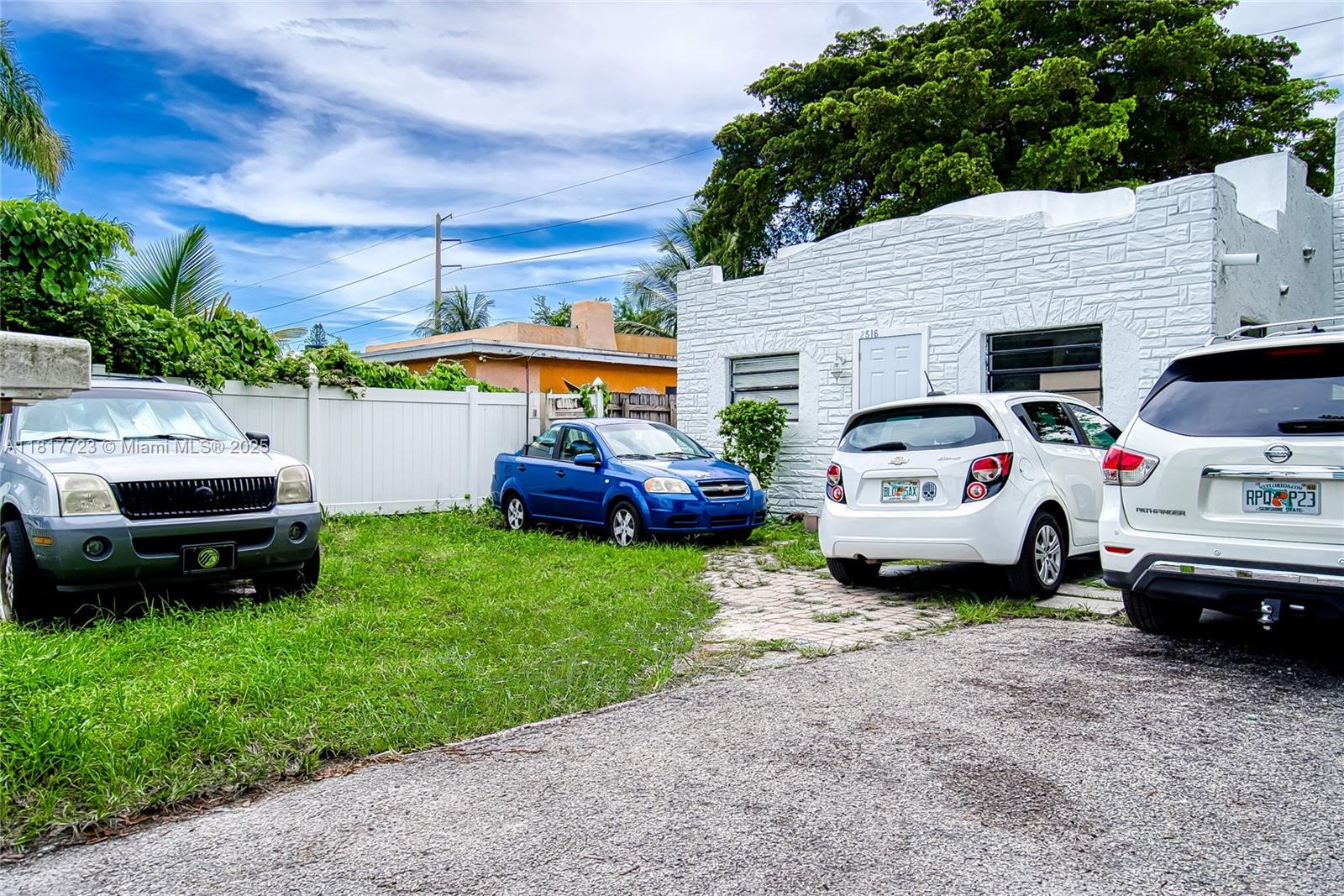 Excellent Investment opportunity to buy 2 separate buildings. Main house: front unit is a 4 bed 3 bath which has a central a/c. Back house: unit 1/1 has has window wall a/c units, huge extra laundry/ storage room on side of the house and is on the alley and has it own garden and privacy. You will love this property for 3 reasons: 1) Situated in the Prime Location Of Hollywood 2) 2 Separate Buildings with 2 Separate Parking Split Streets Access 3) Good Return On Investment (ROI) & Positive Cash Flow! Flexible Closing. Only 5 minutes away from Oak wood plaza.All info deemed to be correct but not guaranteed and due diligence should be performed by the buyer and buyer's agent. This duplex is for sale AS IS