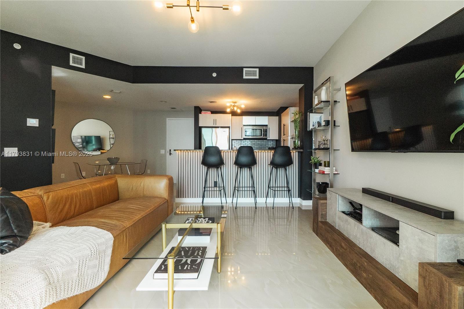 Rental Property at 300 S Biscayne Blvd T-3307, Miami, Broward County, Florida - Bedrooms: 1 
Bathrooms: 2  - $3,200 MO.
