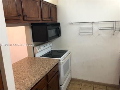 WATERS EDGE OF CORAL SPRI - Residential Lease