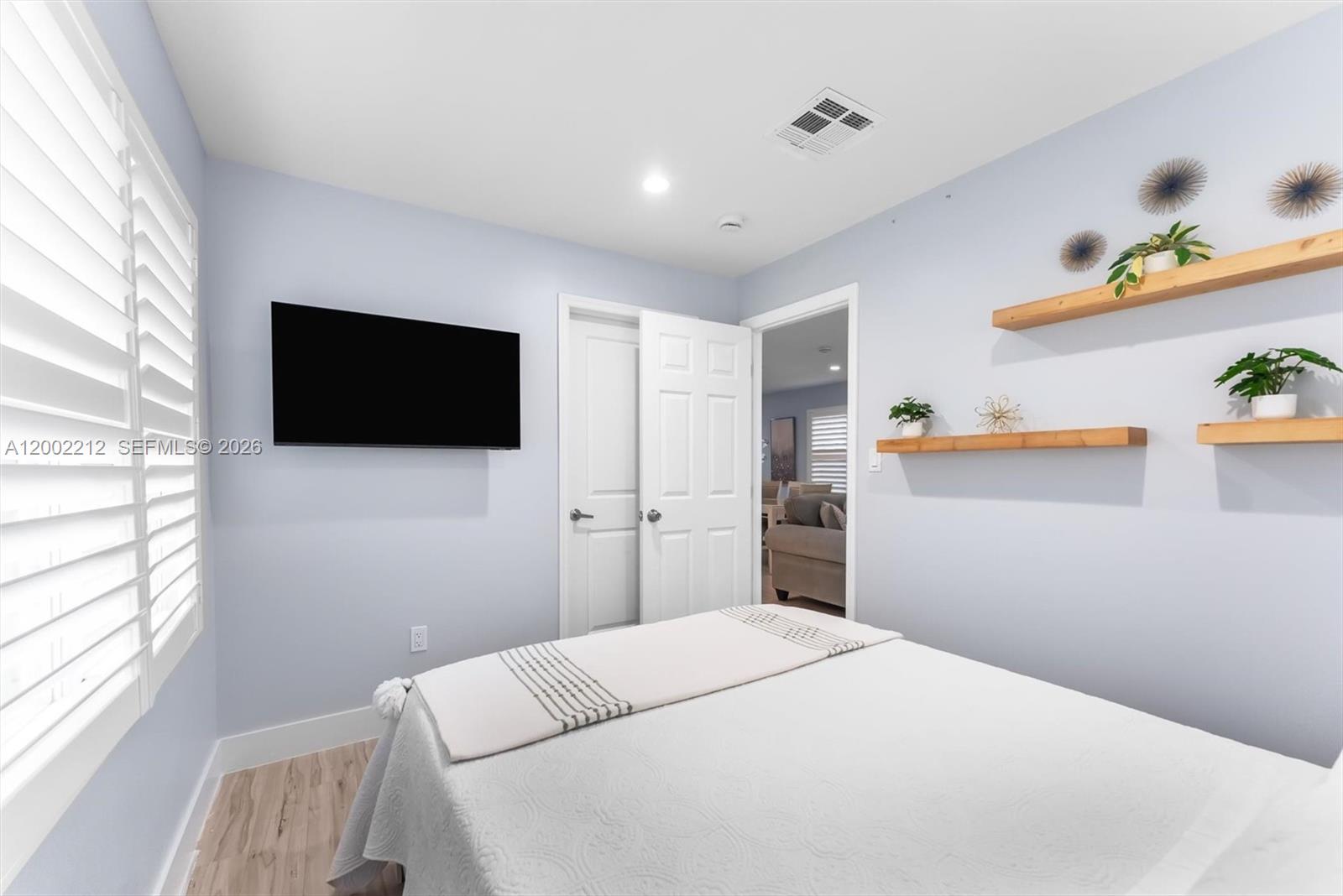 WAVERLY PLACE - Residential Lease