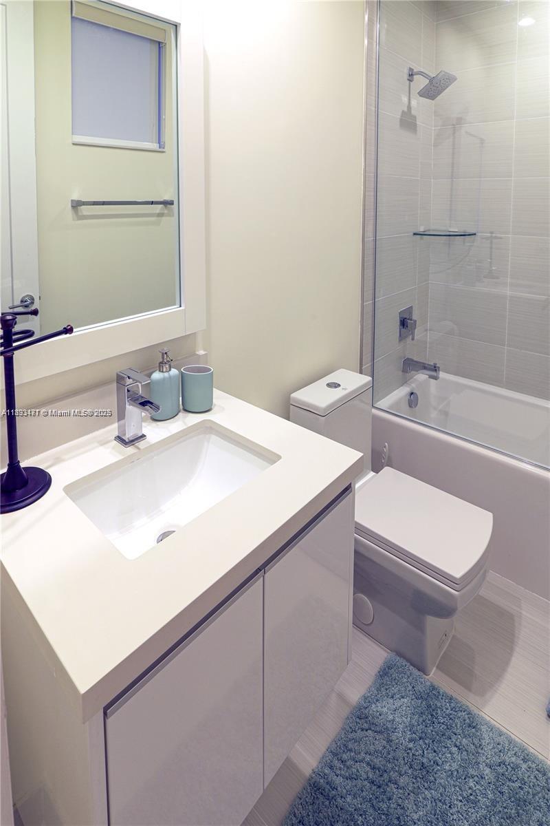 LANDMARK AT DORAL - Residential Lease
