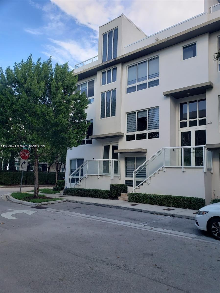 LANDMARK AT DORAL - Residential Lease
