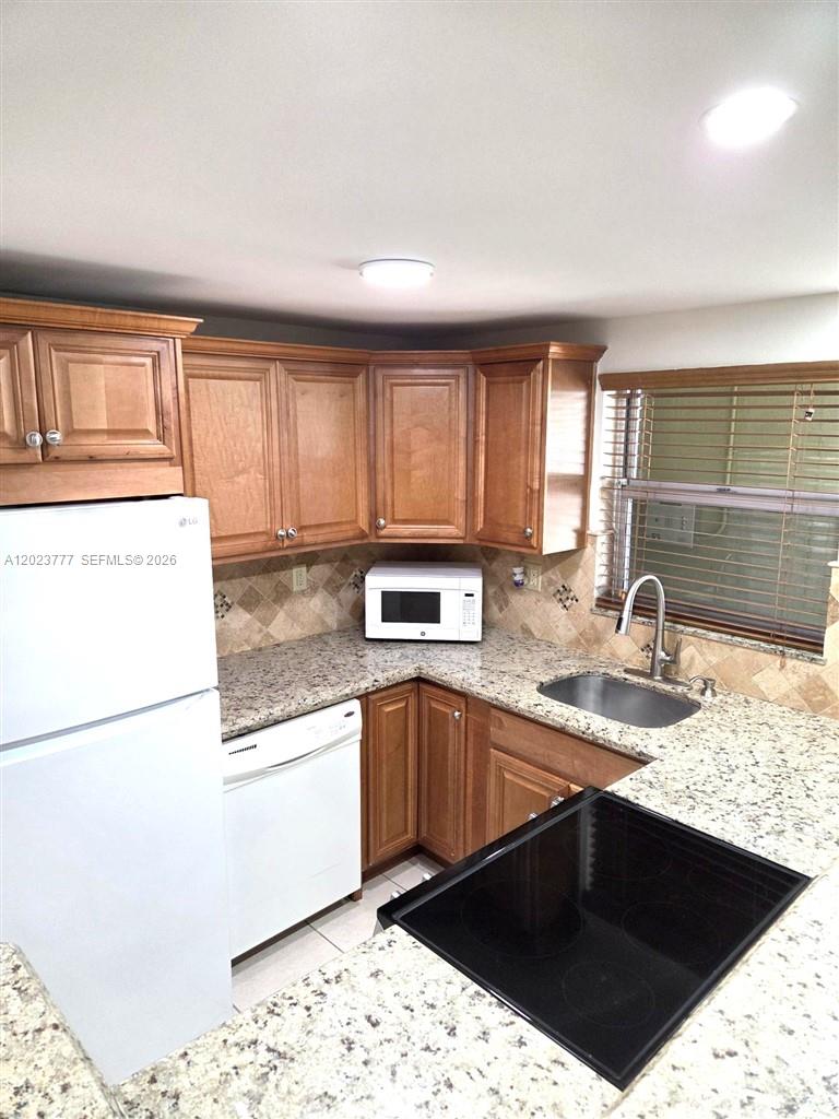 CASA VERANO CONDO - Residential