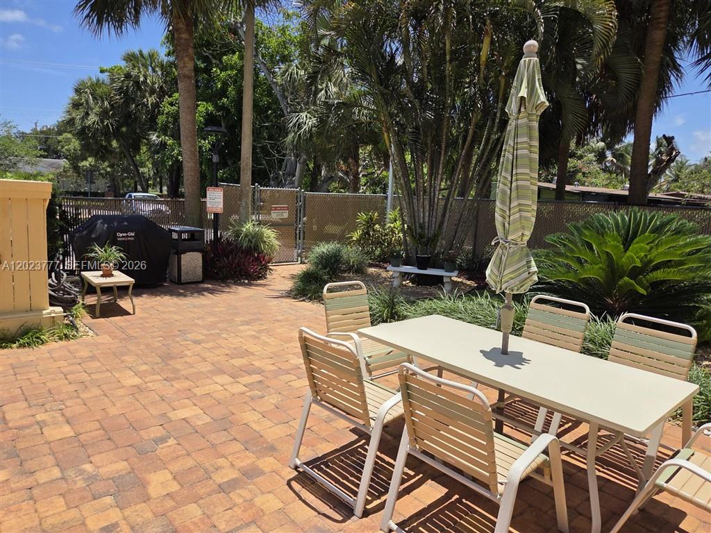CASA VERANO CONDO - Residential