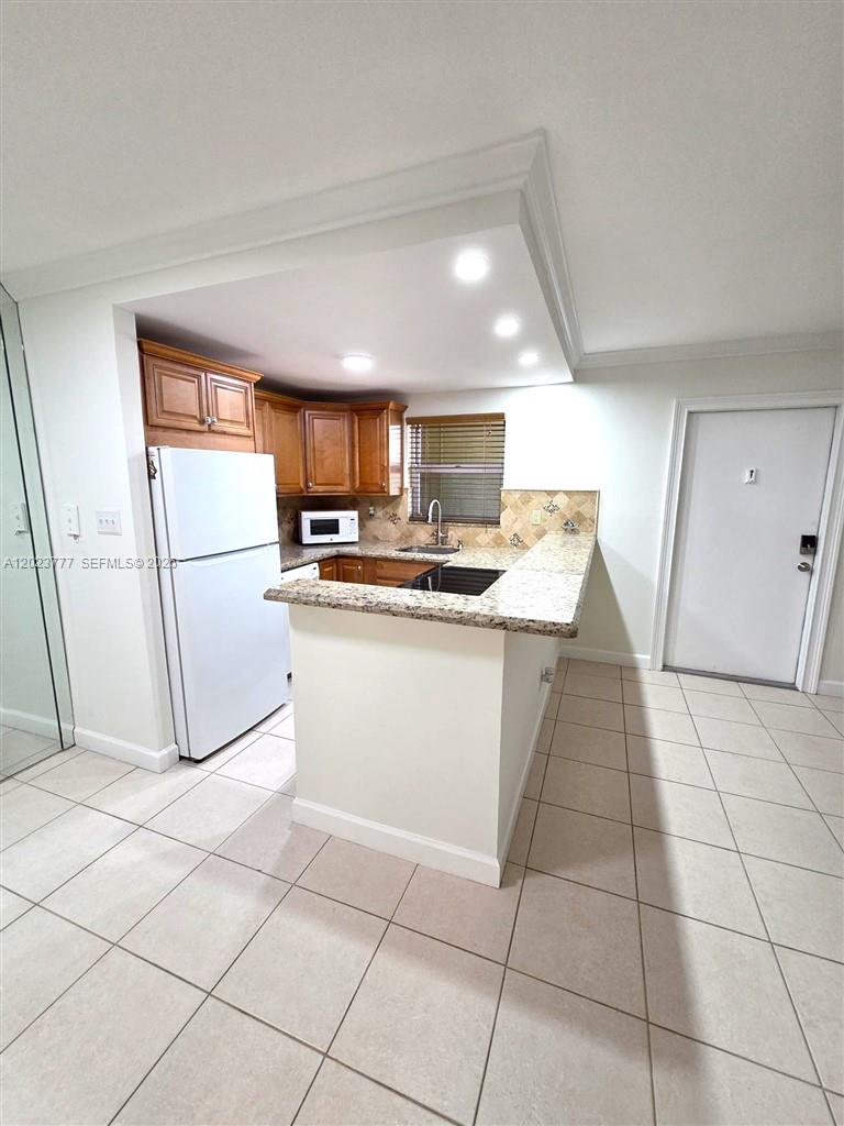 2400 NE 10th St 104