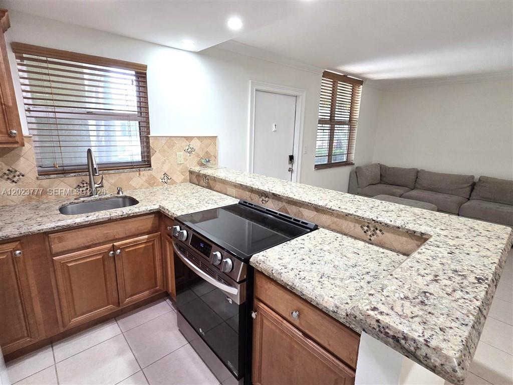 2400 NE 10th St 104