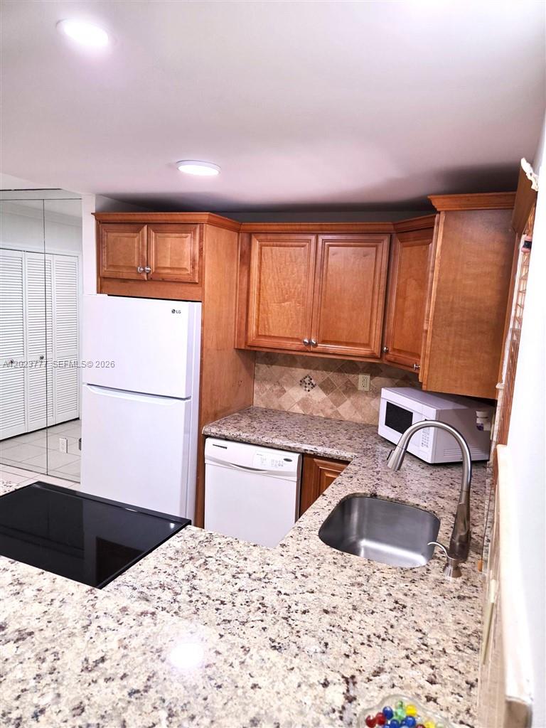 CASA VERANO CONDO - Residential