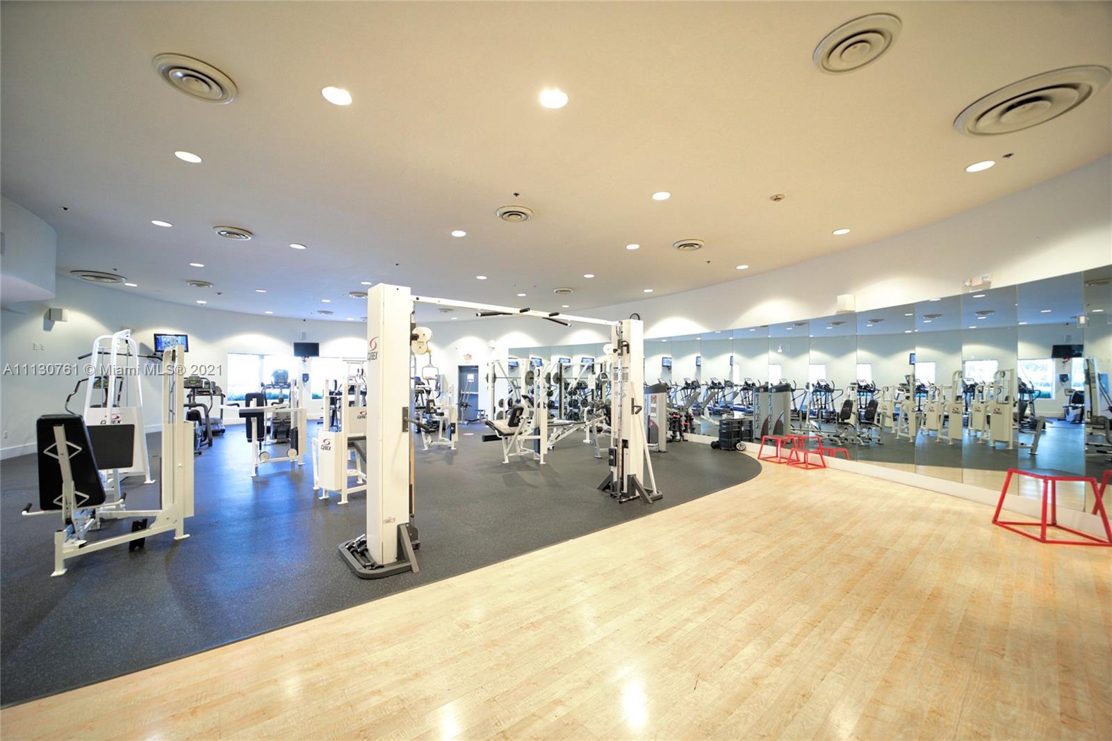 5600 CONDO - Residential