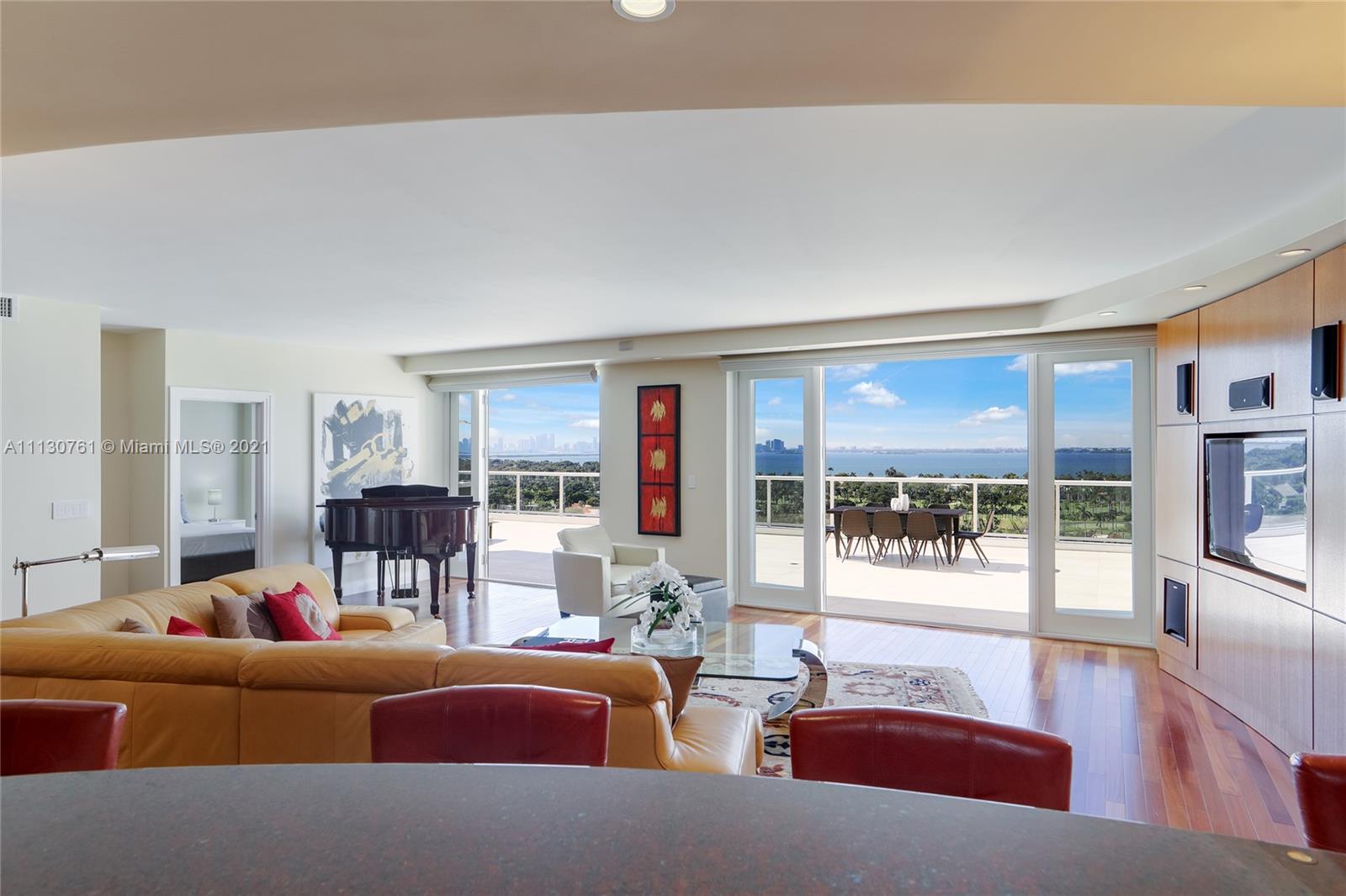 5600 CONDO - Residential