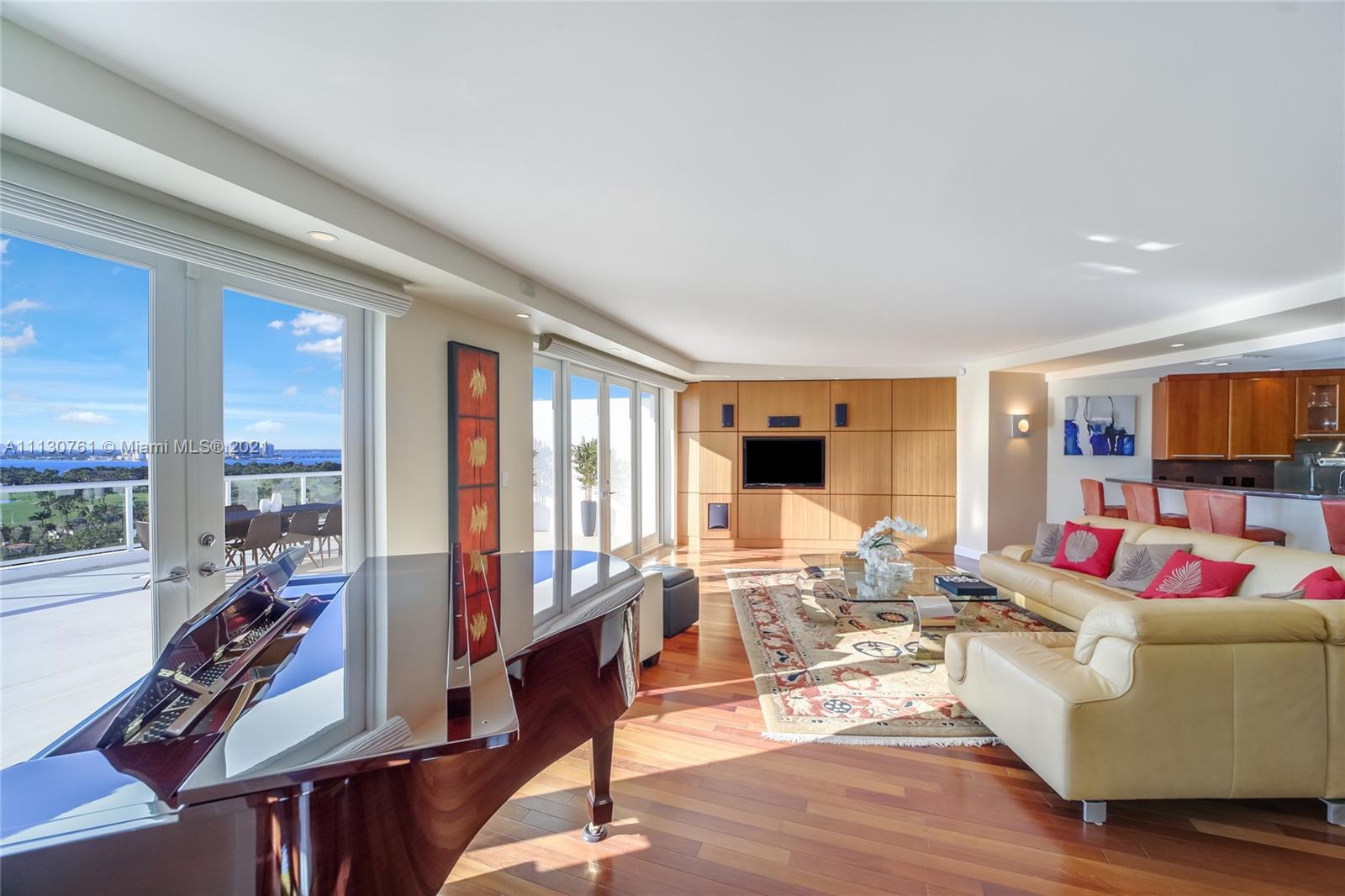 5600 CONDO - Residential