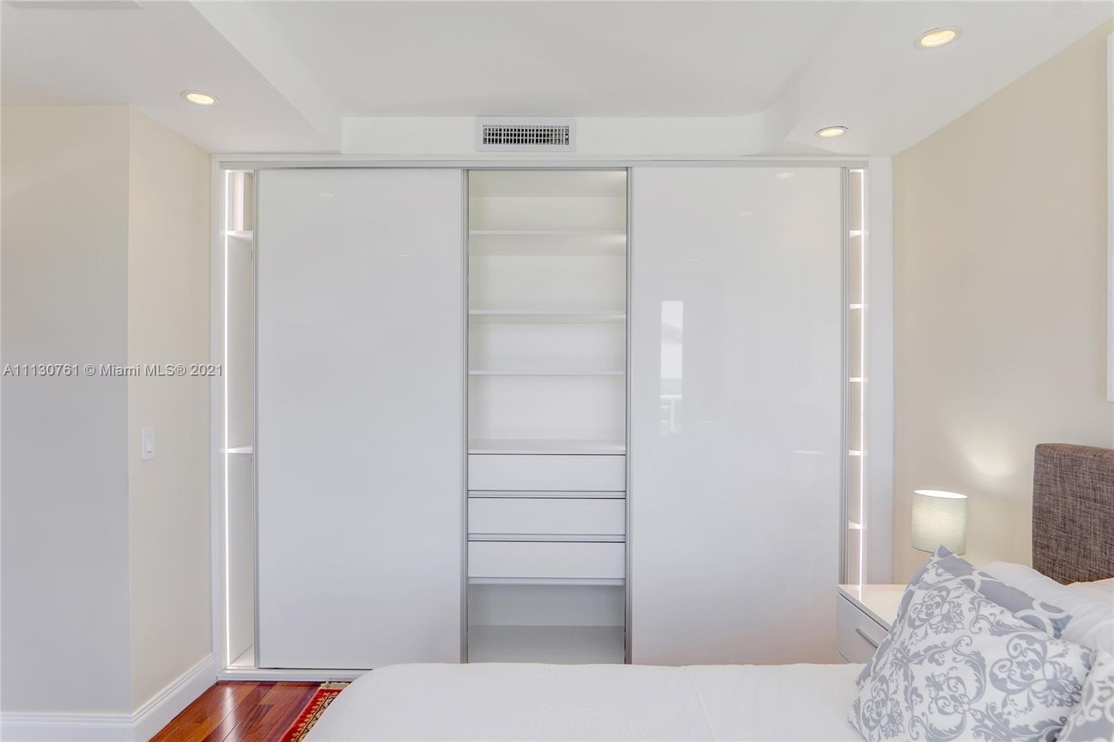 5600 CONDO - Residential