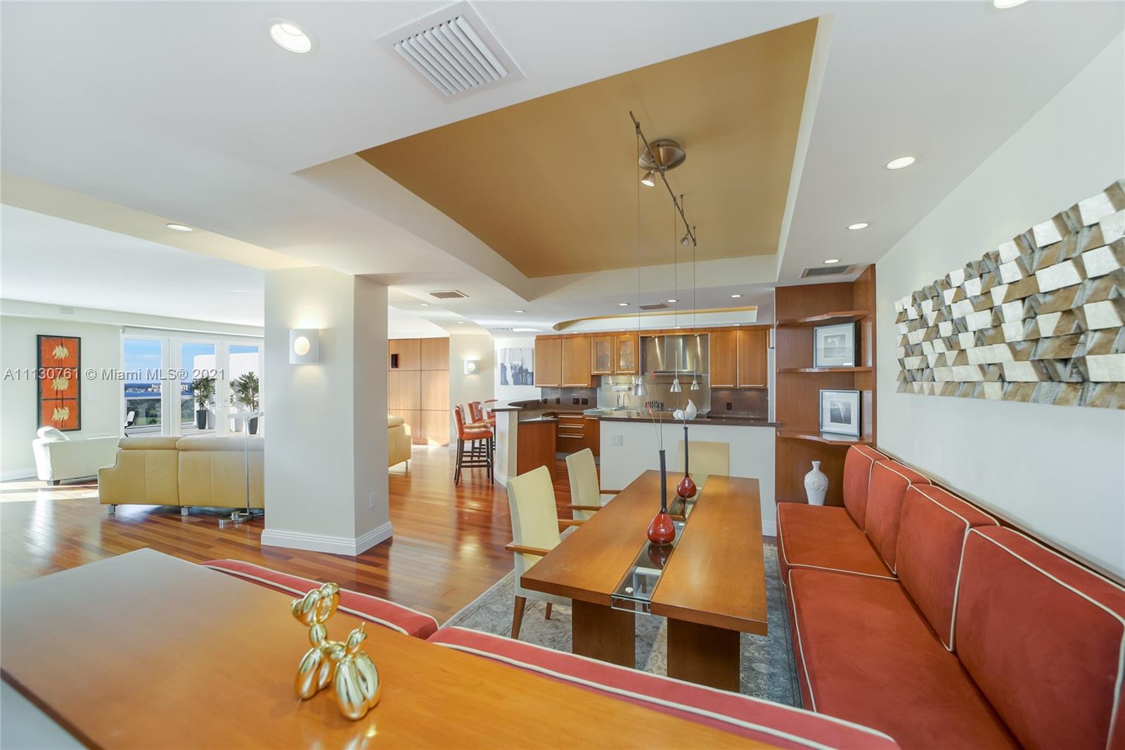 5600 CONDO - Residential