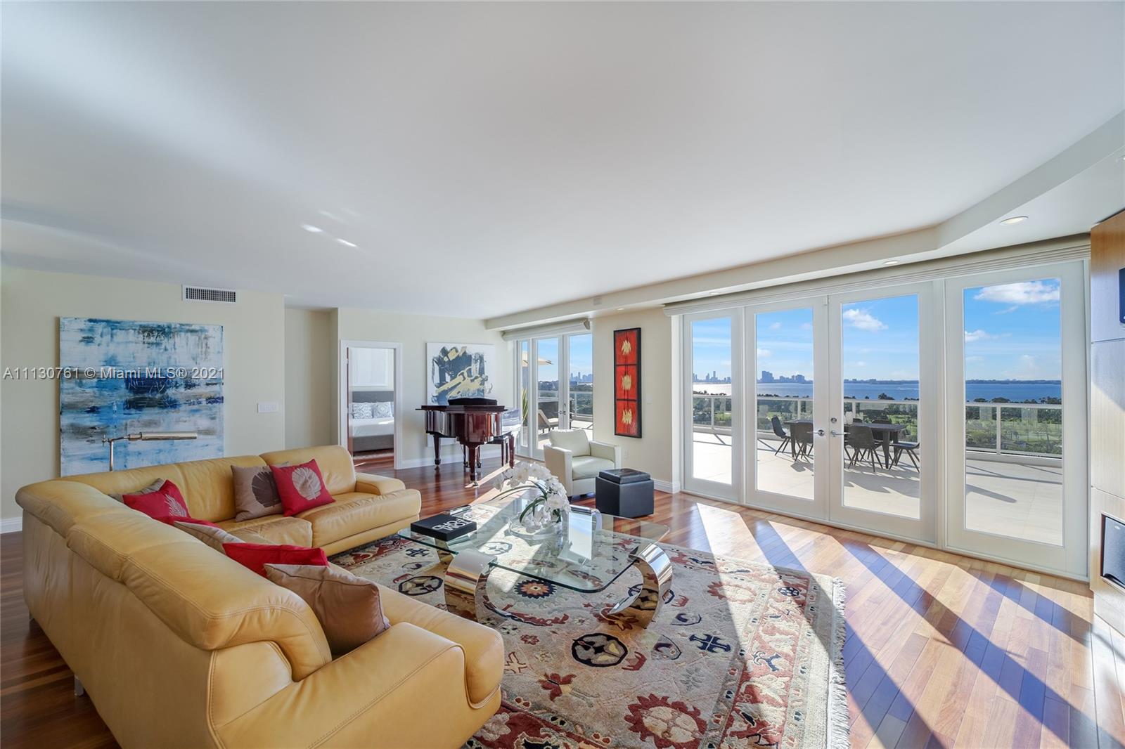 5600 CONDO - Residential