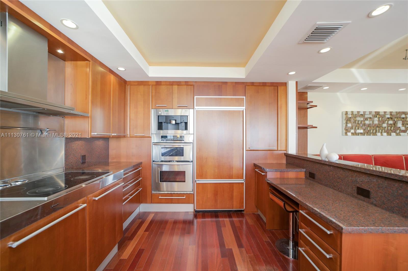 5600 CONDO - Residential