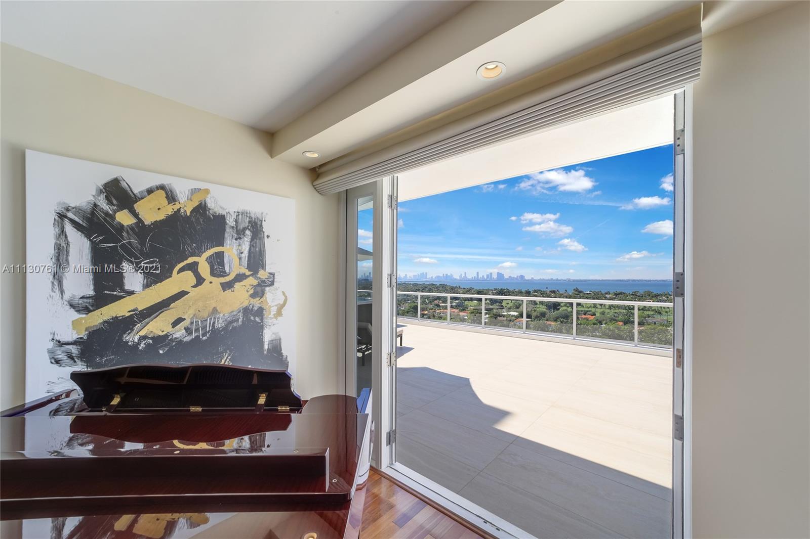 5600 CONDO - Residential