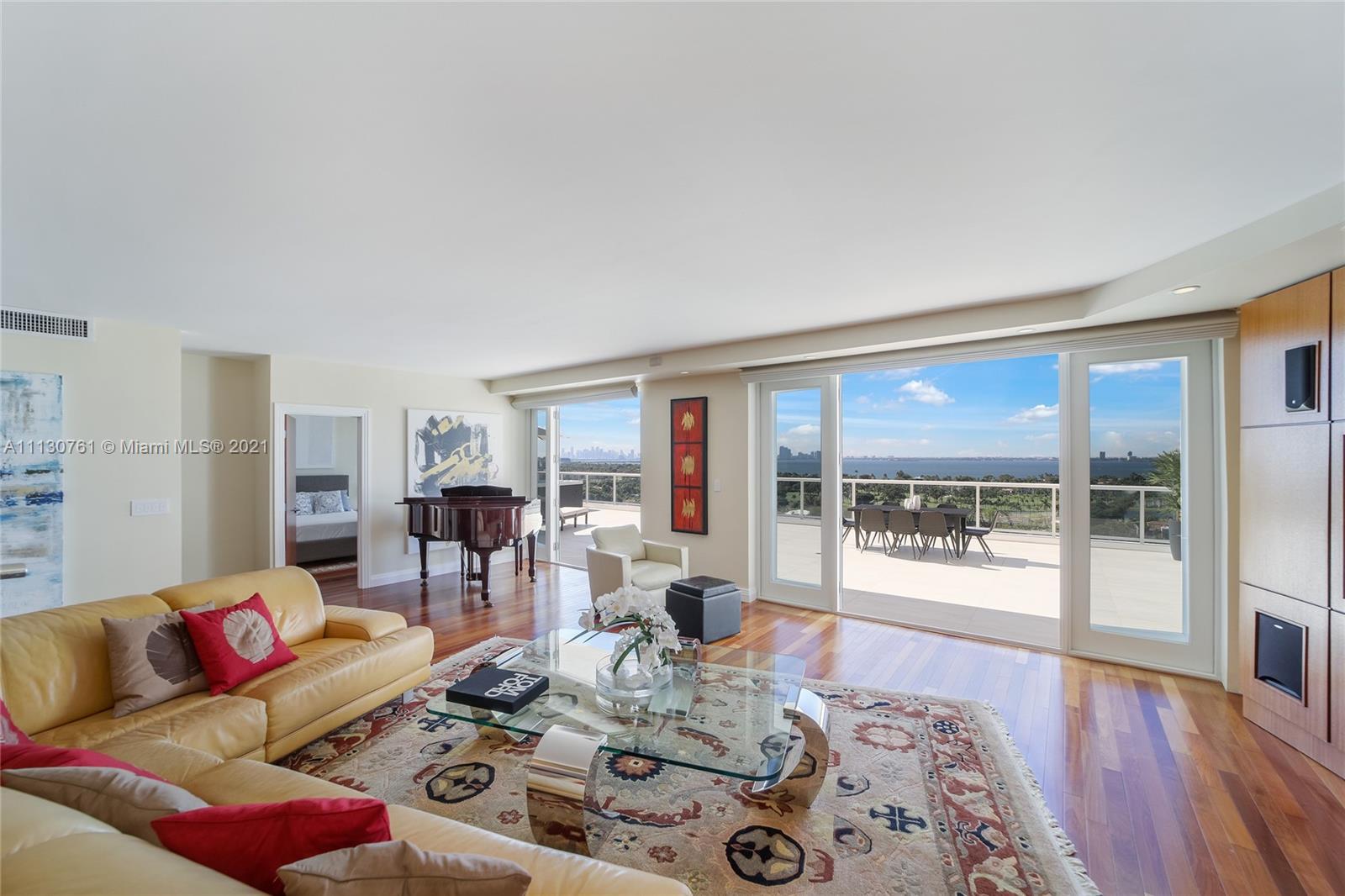 5600 CONDO - Residential