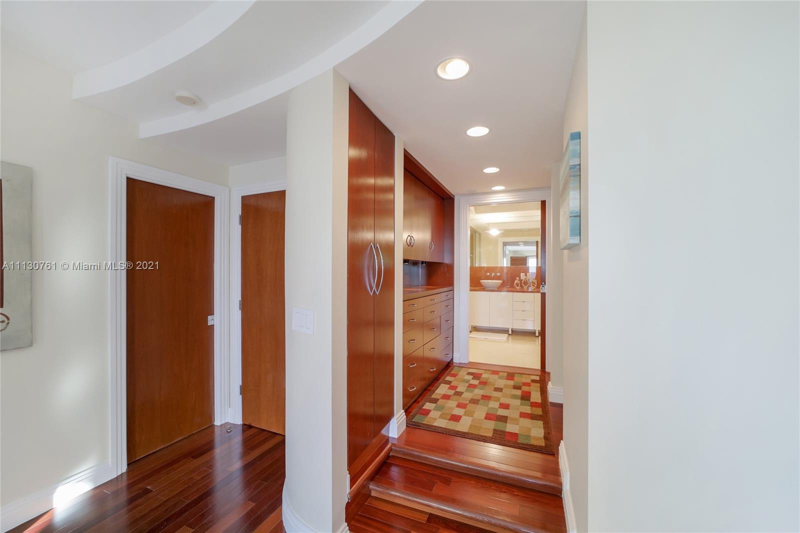 5600 CONDO - Residential