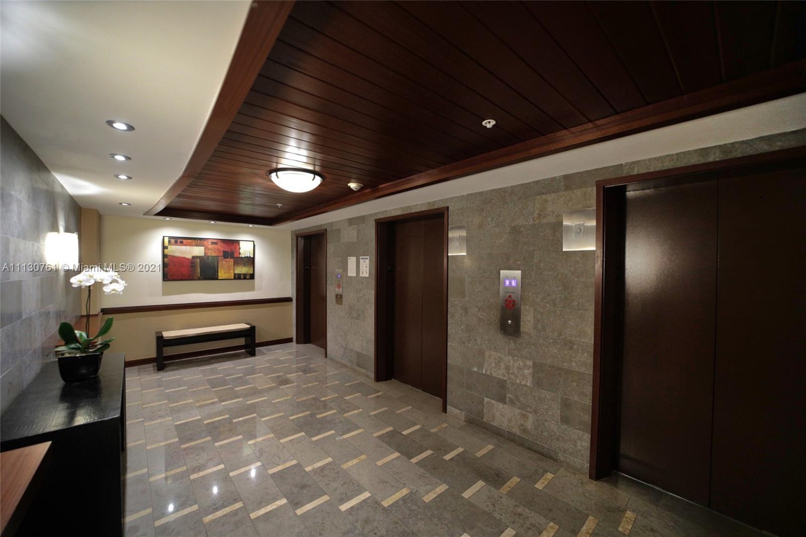 5600 CONDO - Residential