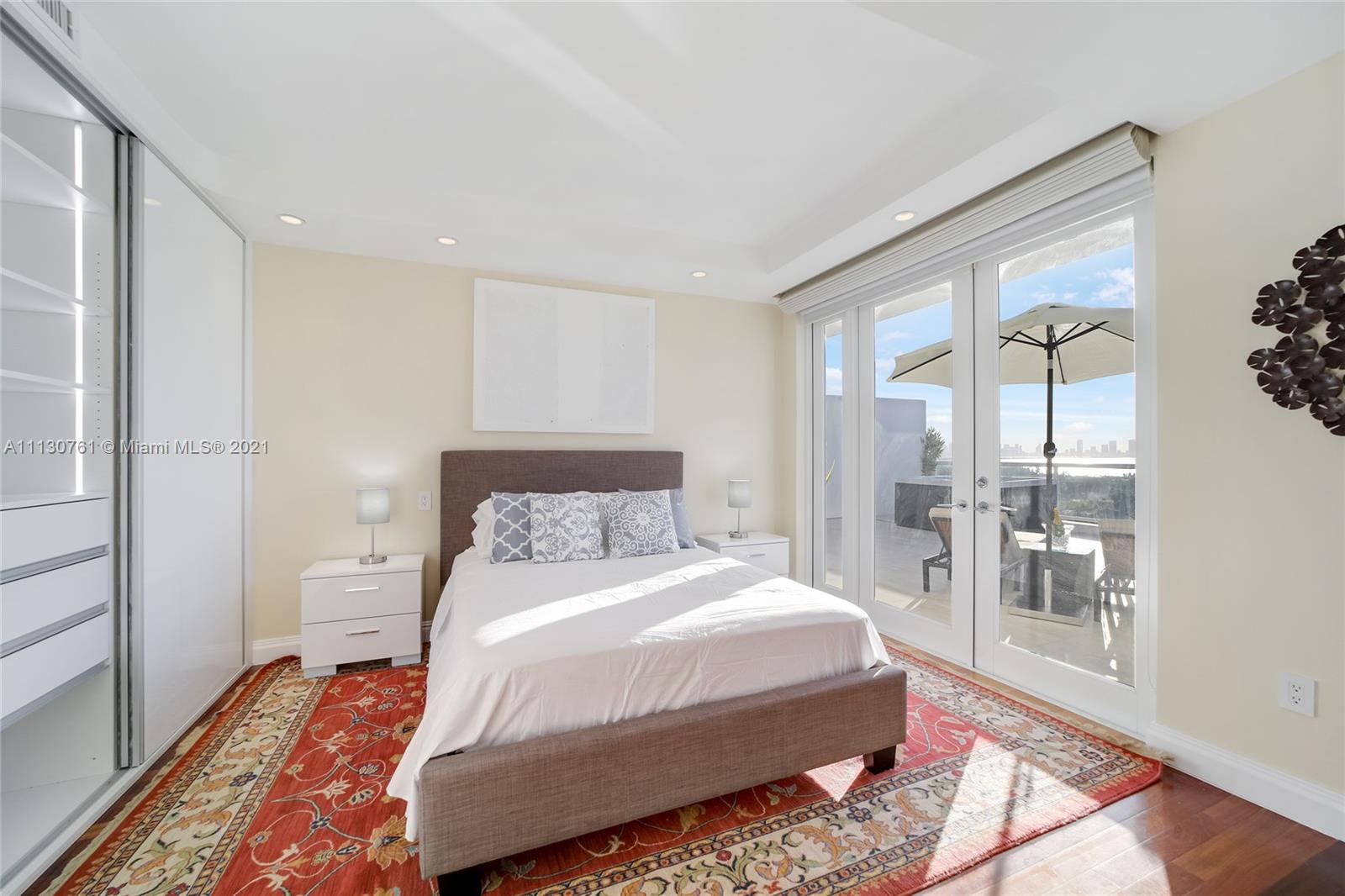 5600 CONDO - Residential