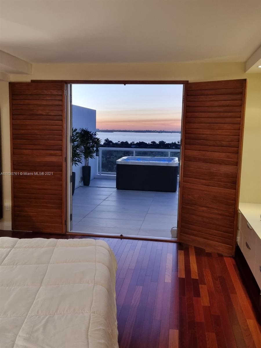 5600 CONDO - Residential