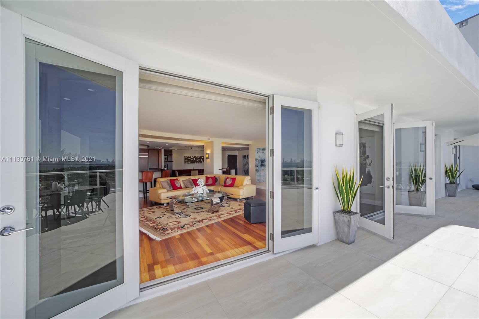 5600 CONDO - Residential