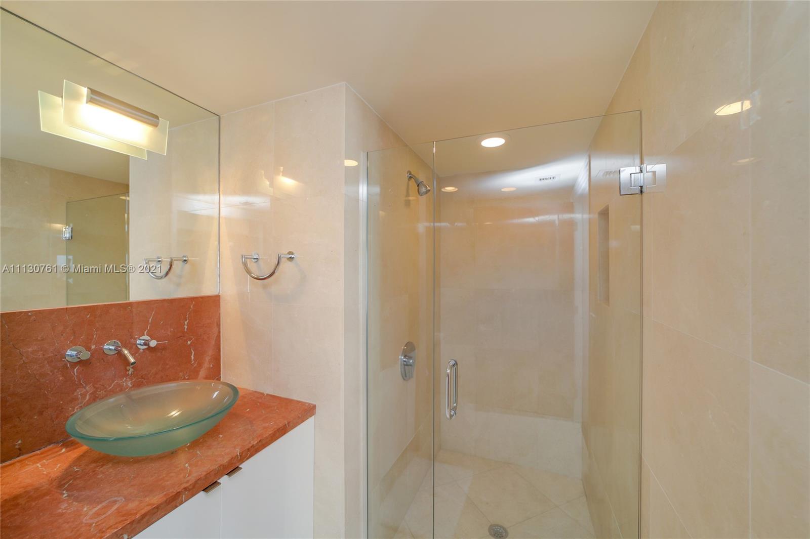 5600 CONDO - Residential