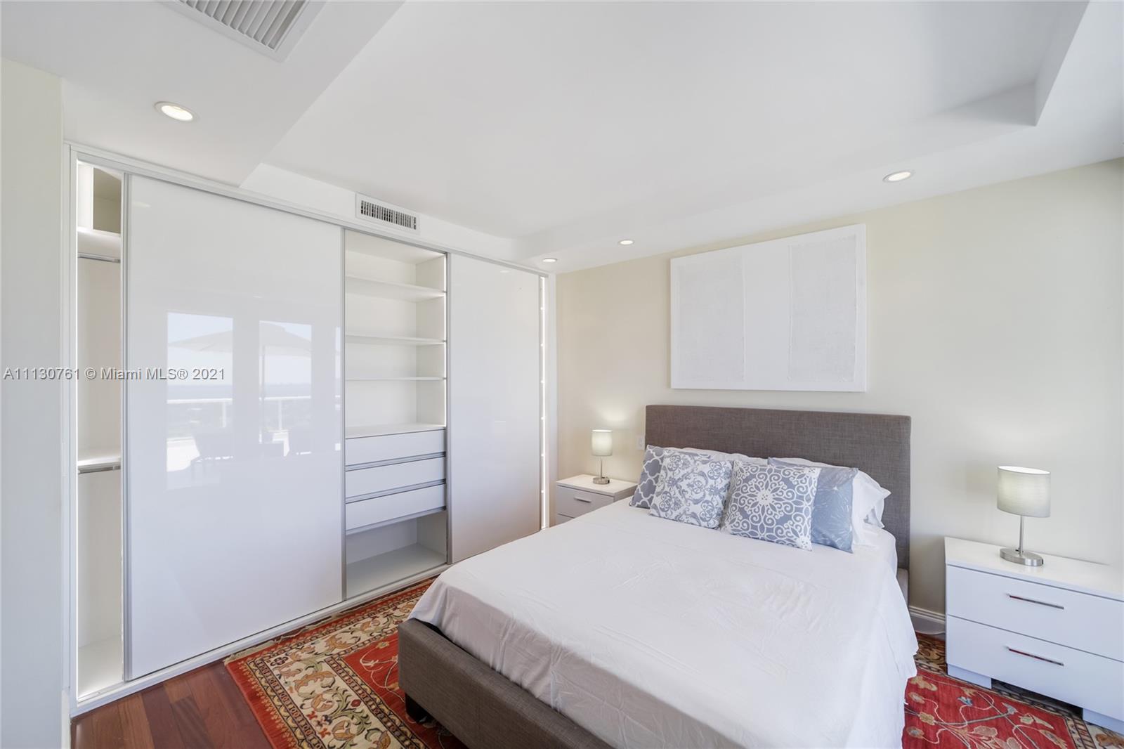 5600 CONDO - Residential