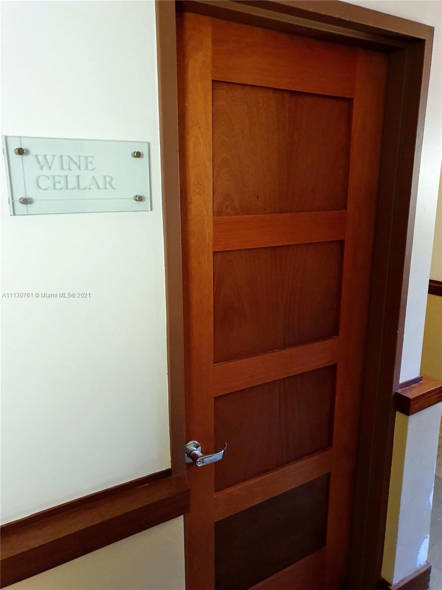 5600 CONDO - Residential