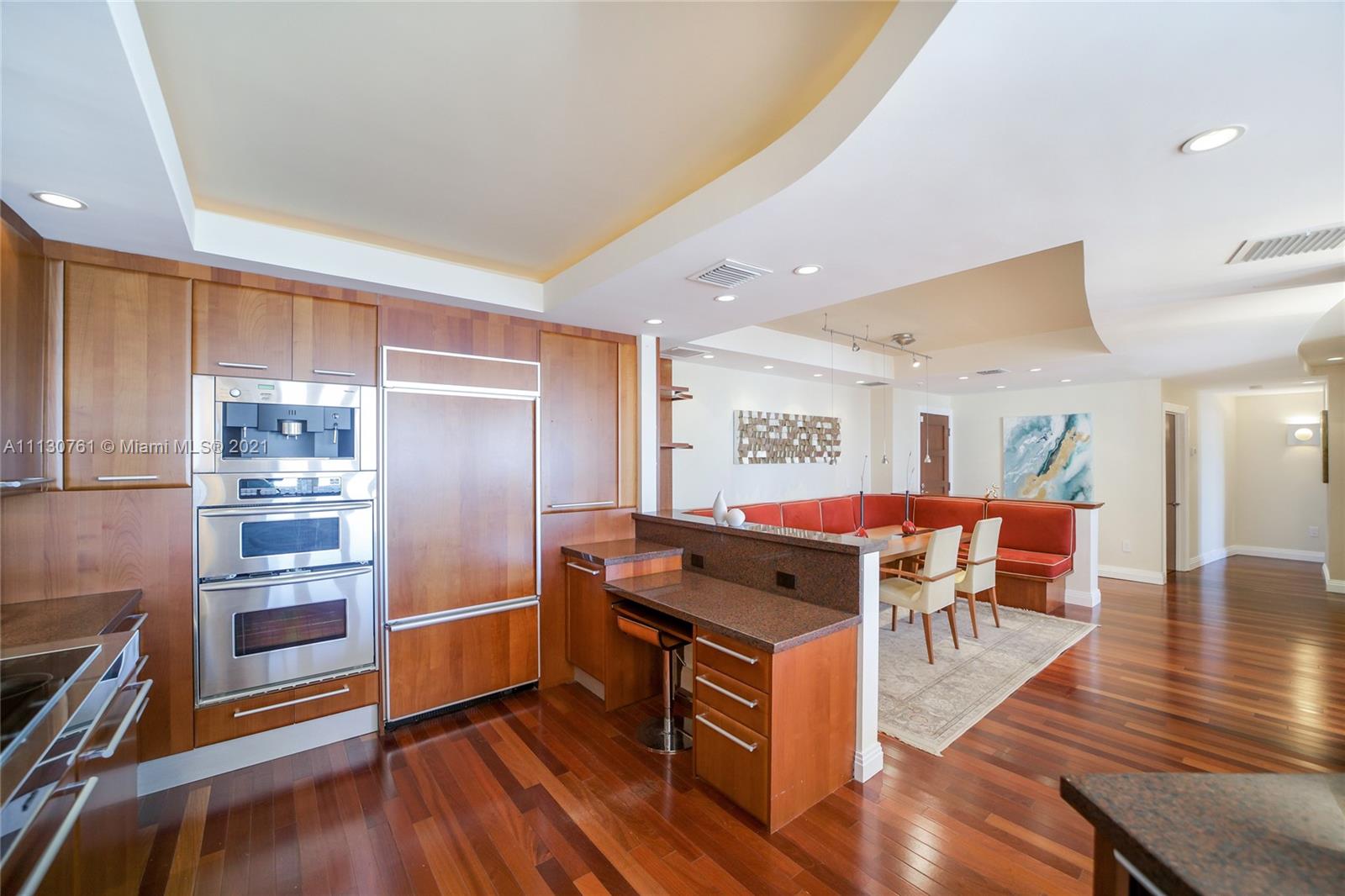 5600 CONDO - Residential