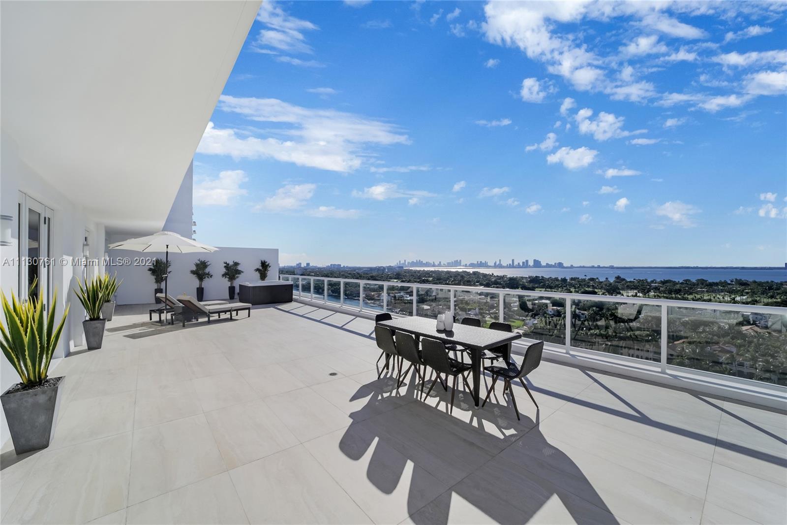 5600 CONDO - Residential