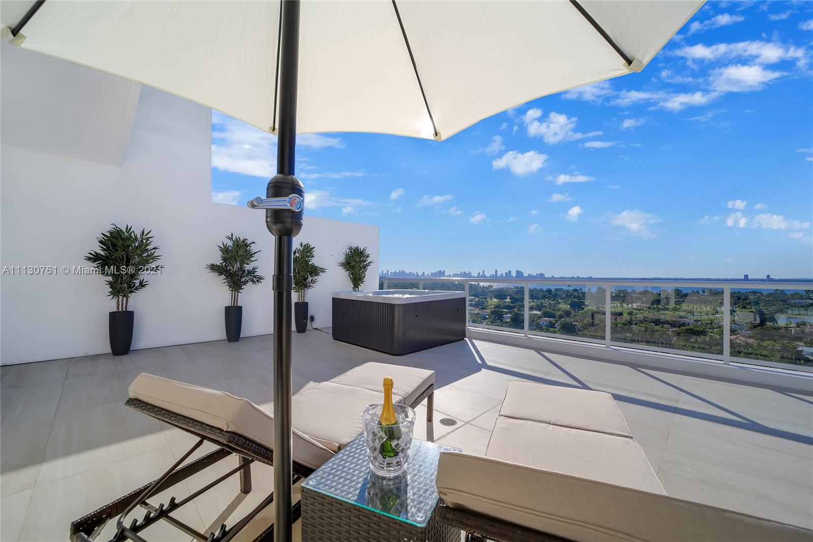 5600 CONDO - Residential