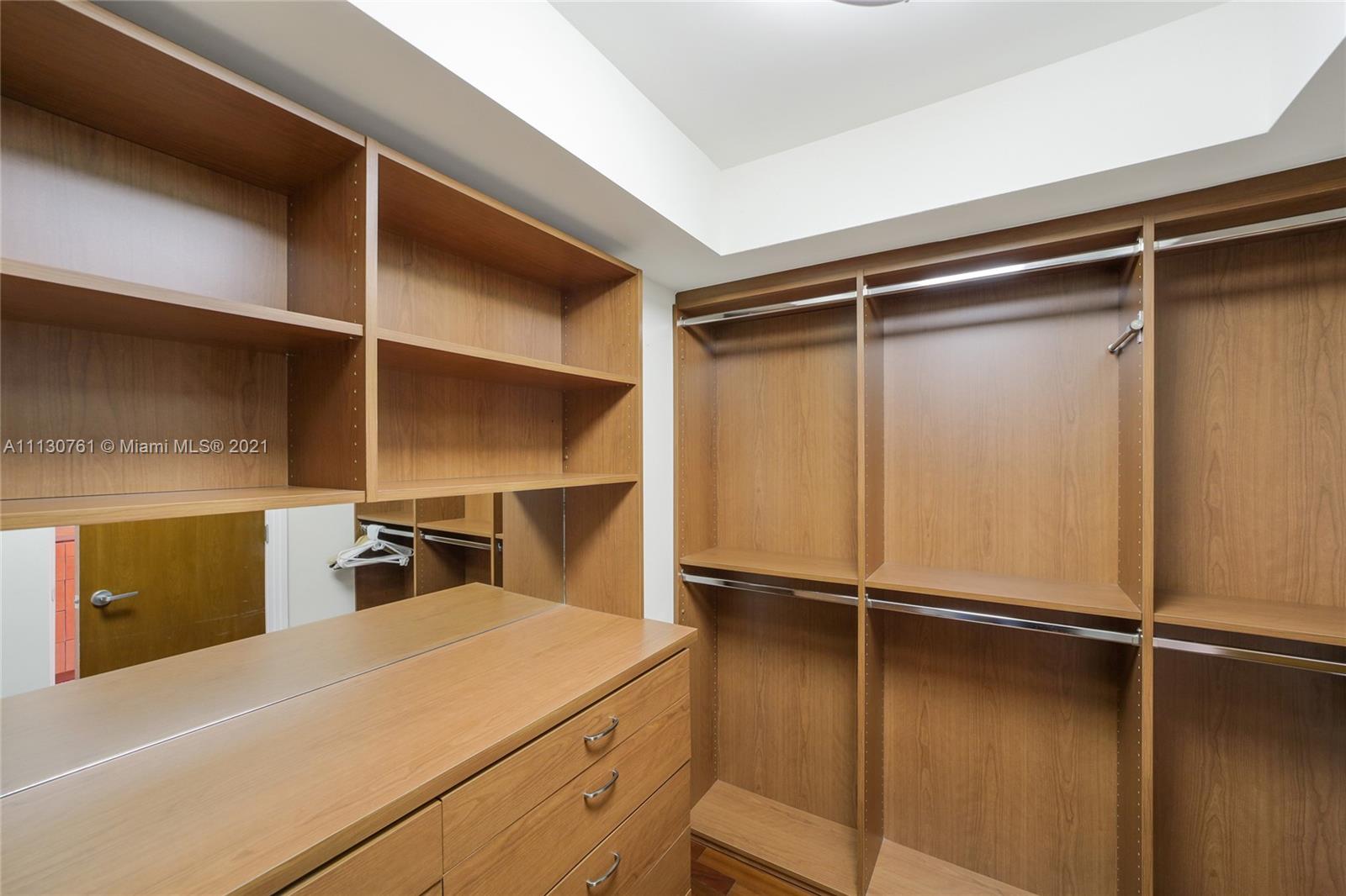 5600 CONDO - Residential