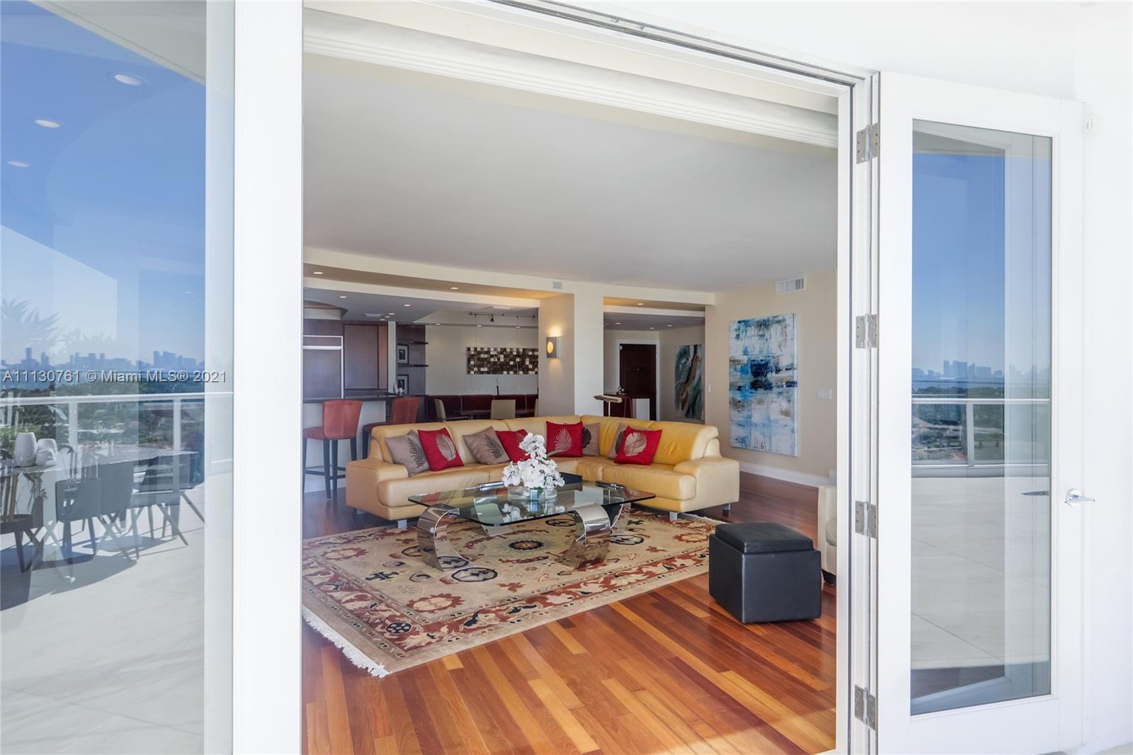 5600 CONDO - Residential