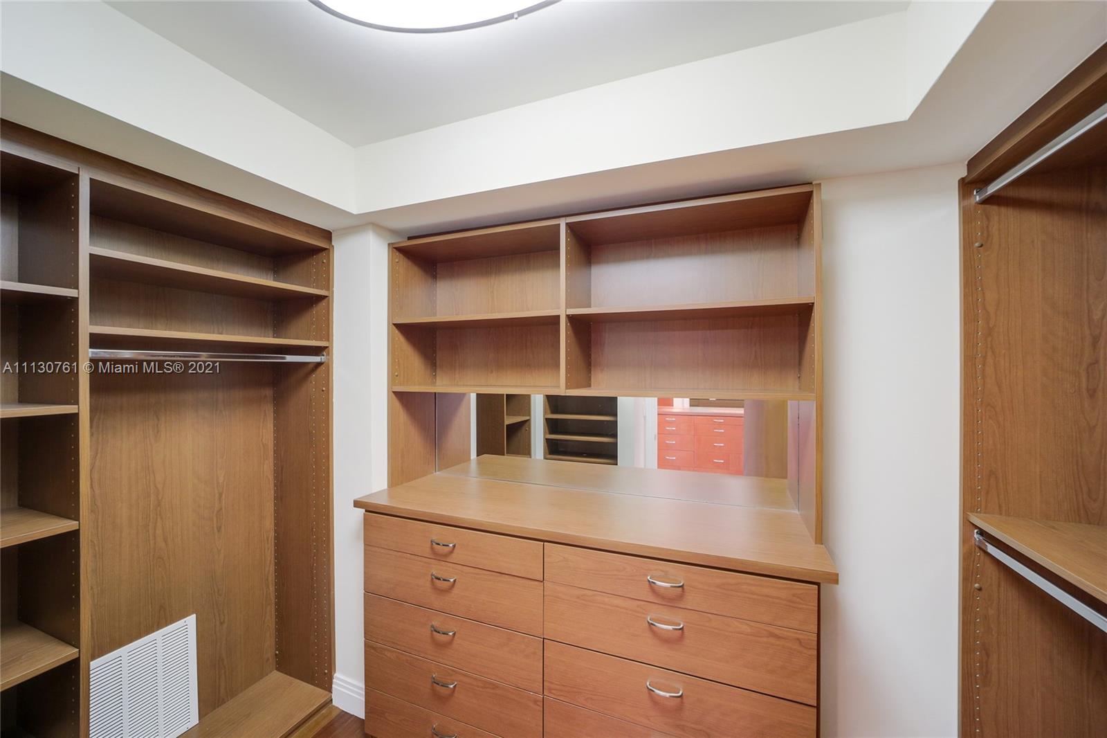 5600 CONDO - Residential